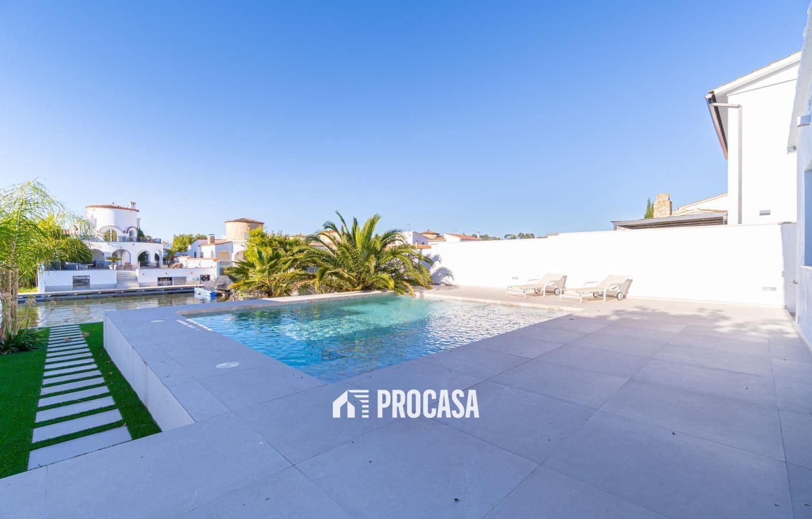 3 chambre Villa/Maison à vendre à Empuriabrava avec piscine garage - 1 050 000 € (Ref: 9369031)