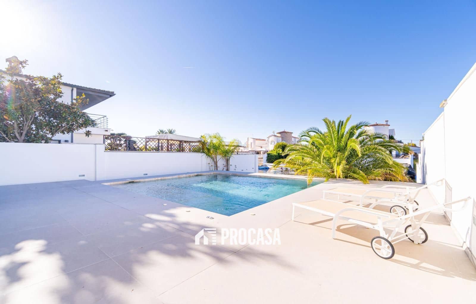 3 chambre Villa/Maison à vendre à Empuriabrava avec piscine garage - 1 050 000 € (Ref: 9369031)