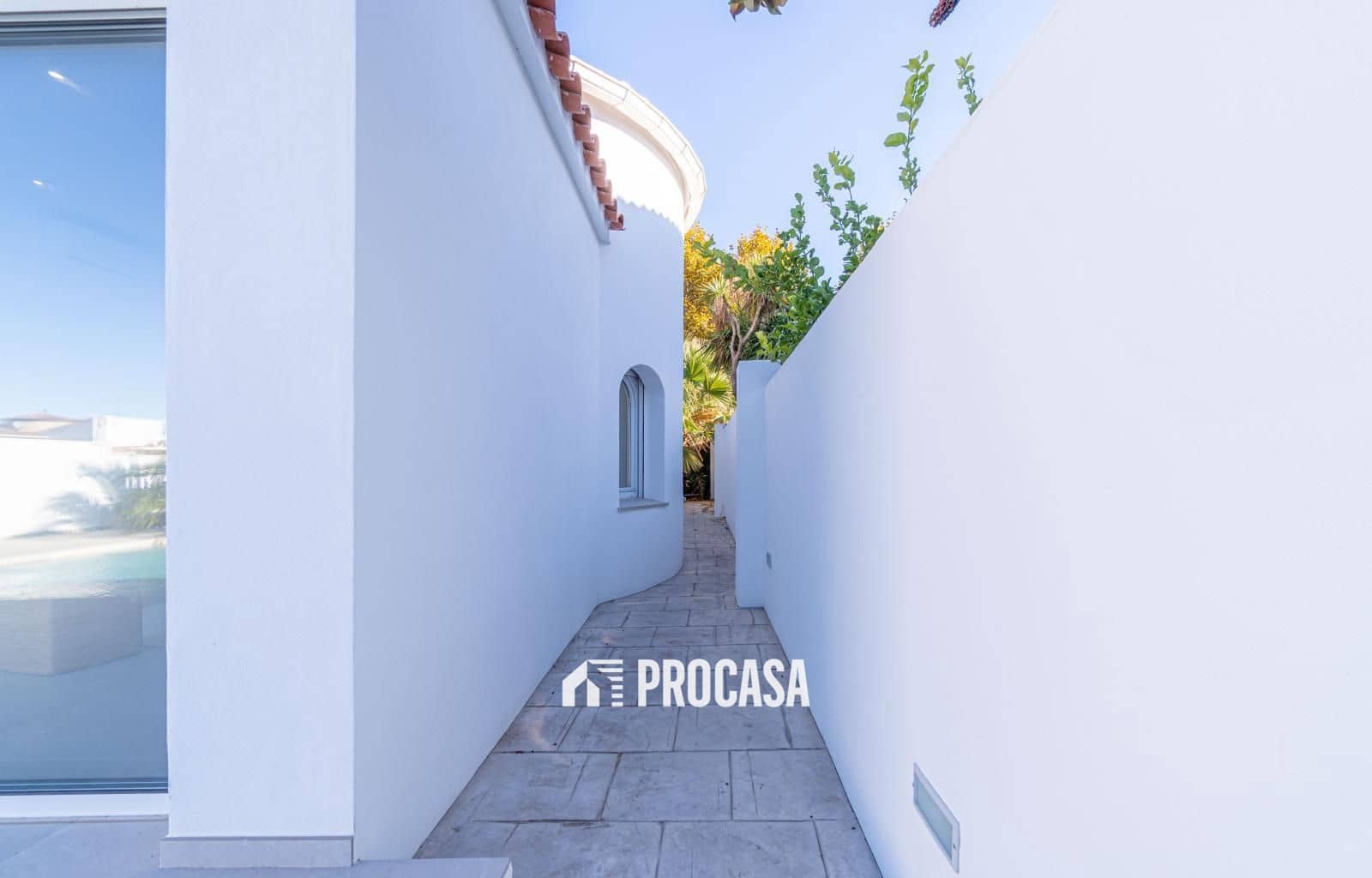 3 chambre Villa/Maison à vendre à Empuriabrava avec piscine garage - 1 050 000 € (Ref: 9369031)