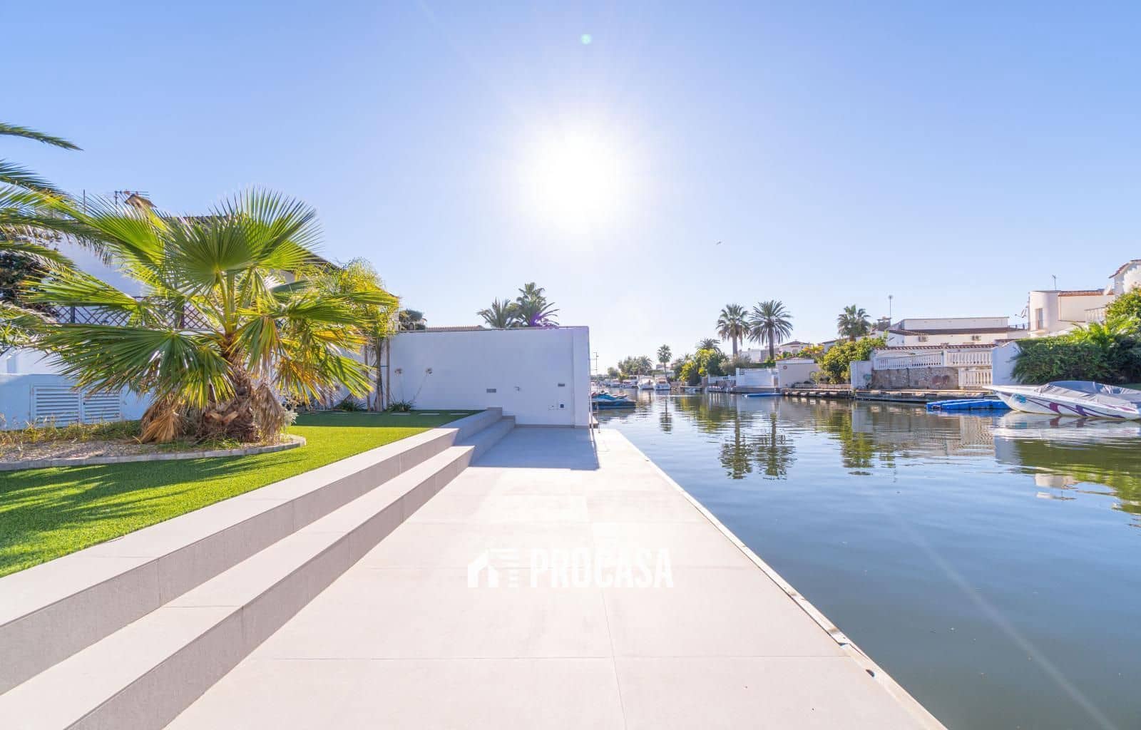 3 chambre Villa/Maison à vendre à Empuriabrava avec piscine garage - 1 050 000 € (Ref: 9369031)