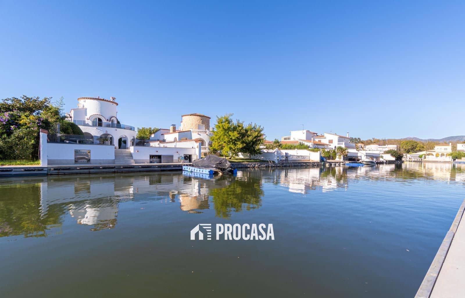 3 chambre Villa/Maison à vendre à Empuriabrava avec piscine garage - 1 050 000 € (Ref: 9369031)