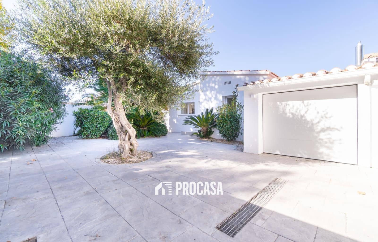 3 chambre Villa/Maison à vendre à Empuriabrava avec piscine garage - 1 050 000 € (Ref: 9369031)