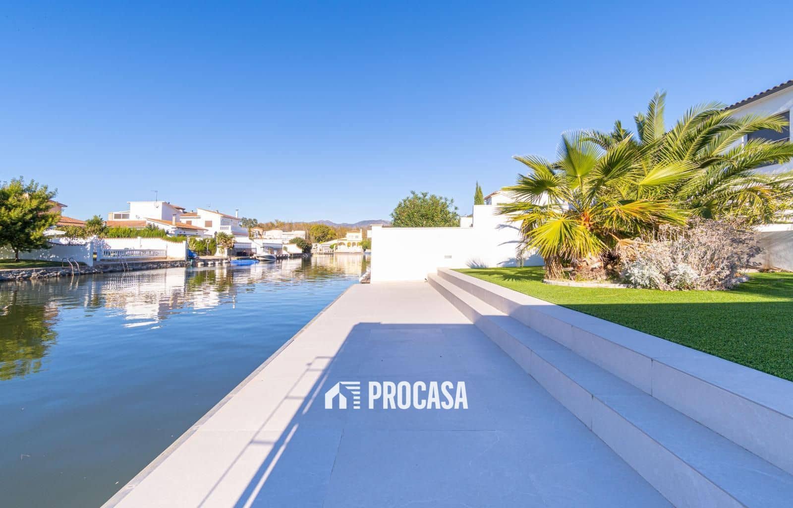 3 chambre Villa/Maison à vendre à Empuriabrava avec piscine garage - 1 050 000 € (Ref: 9369031)