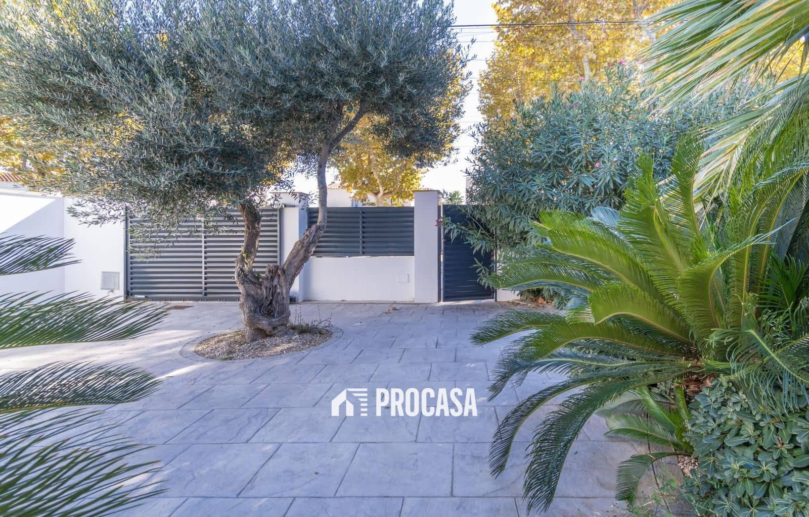 3 chambre Villa/Maison à vendre à Empuriabrava avec piscine garage - 1 050 000 € (Ref: 9369031)