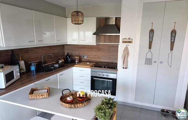 Piso de 2 habitaciones en Roses en venta - 249.000 € (Ref: 9386164)