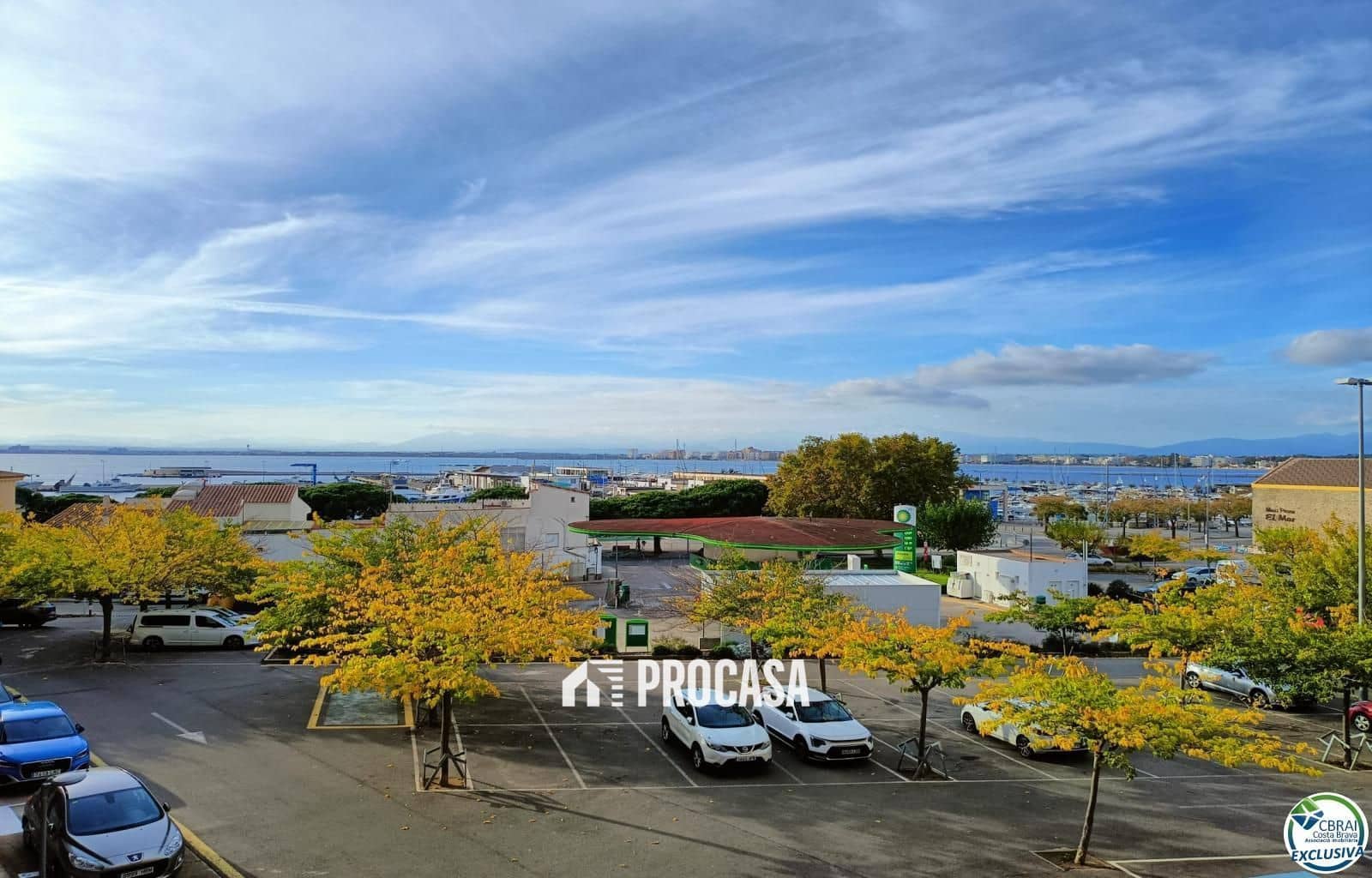 2 bedroom Flat for sale in Roses - € 249,000 (Ref: 9386164)