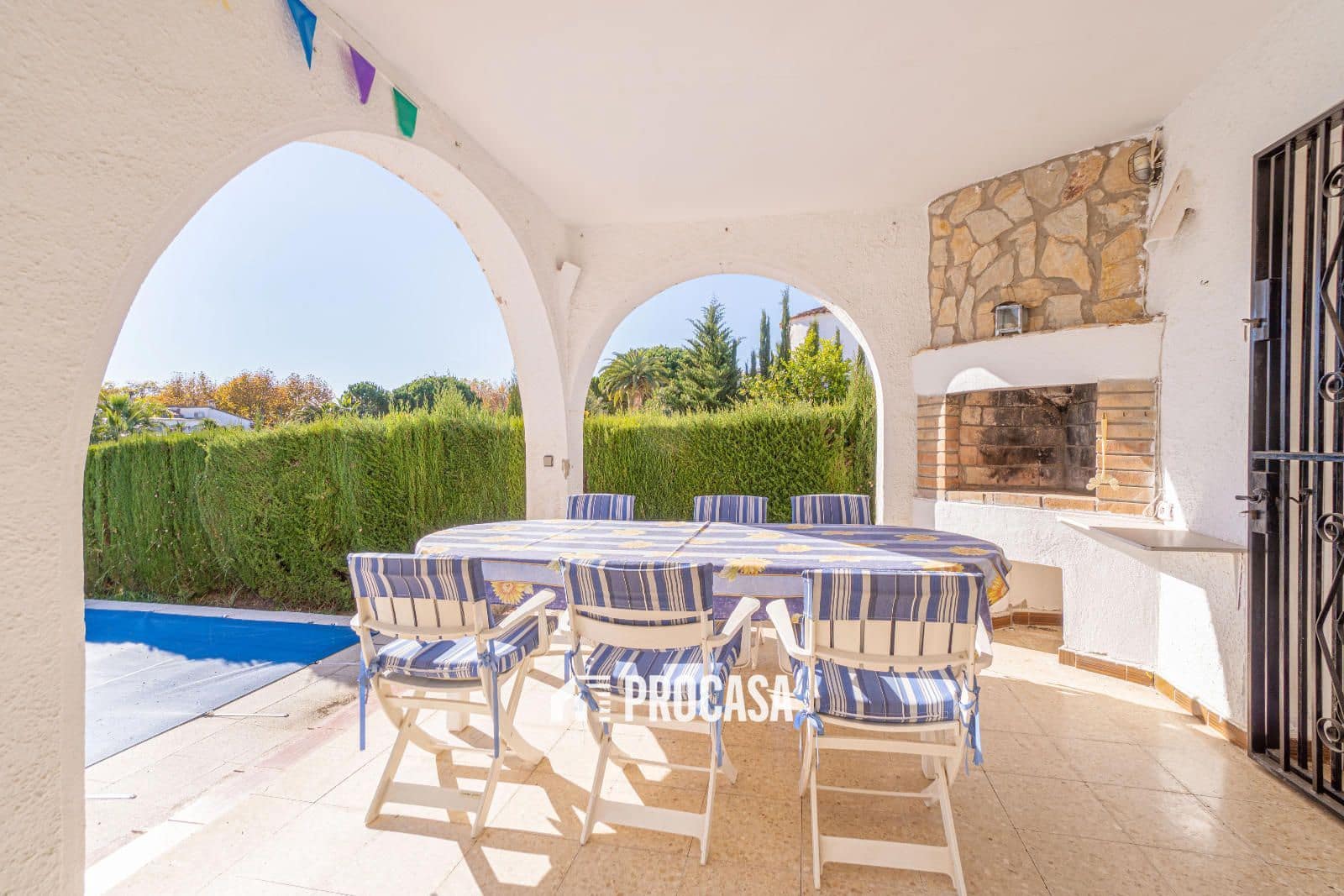 4 Zimmer Villa zu verkaufen in Empuriabrava mit Pool Garage - 890.000 € (Ref: 9399645)