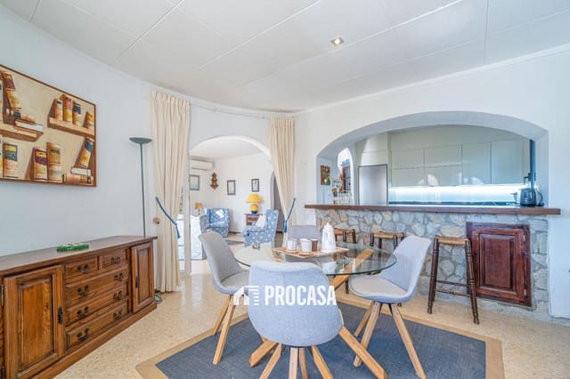 4 Zimmer Villa zu verkaufen in Empuriabrava, Castelló d'Empúries mit Pool Garage - 890.000 € (Ref: 9399645)
