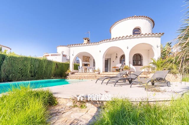 4 Zimmer Villa zu verkaufen in Empuriabrava, Castelló d'Empúries mit Pool Garage - 890.000 € (Ref: 9399645)