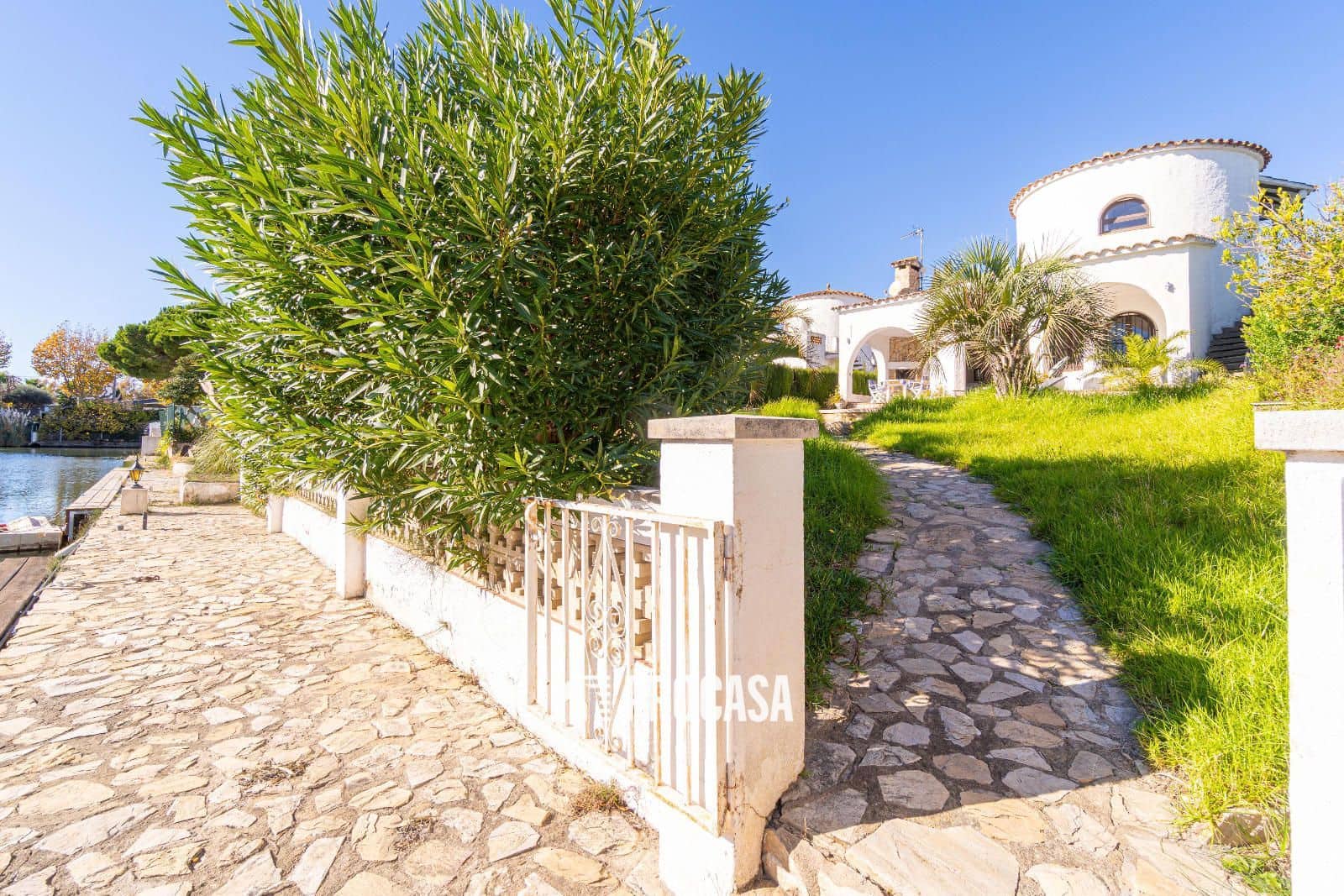 4 Zimmer Villa zu verkaufen in Empuriabrava mit Pool Garage - 890.000 € (Ref: 9399645)