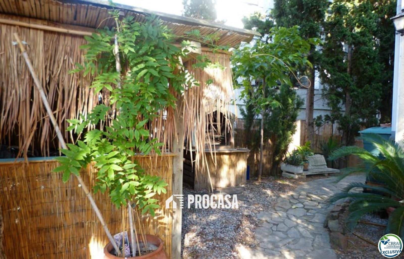 3 chambre Appartement à vendre à Empuriabrava avec garage - 290 000 € (Ref: 9403750)