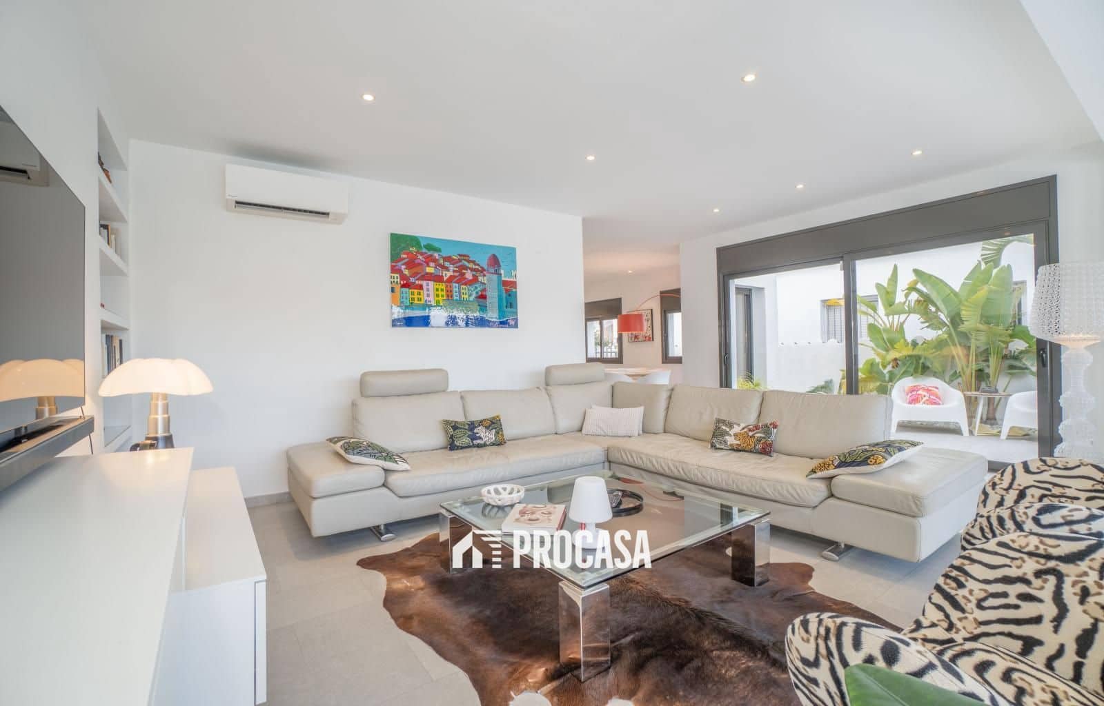 5 bedroom Villa for sale in Empuriabrava with pool garage - € 1,259,000 (Ref: 9412287)