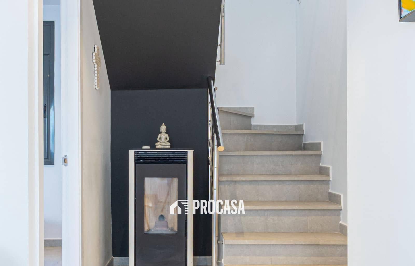 5 bedroom Villa for sale in Empuriabrava with pool garage - € 1,259,000 (Ref: 9412287)