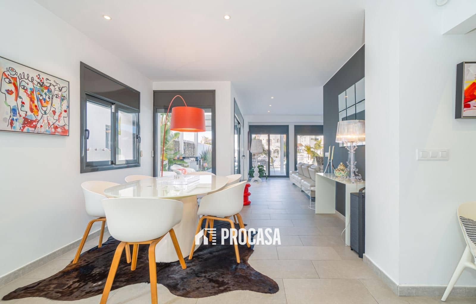 5 bedroom Villa for sale in Empuriabrava with pool garage - € 1,259,000 (Ref: 9412287)