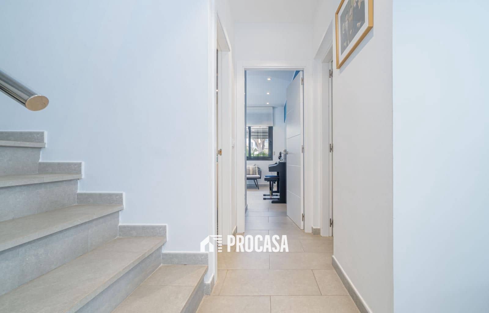 5 bedroom Villa for sale in Empuriabrava with pool garage - € 1,259,000 (Ref: 9412287)