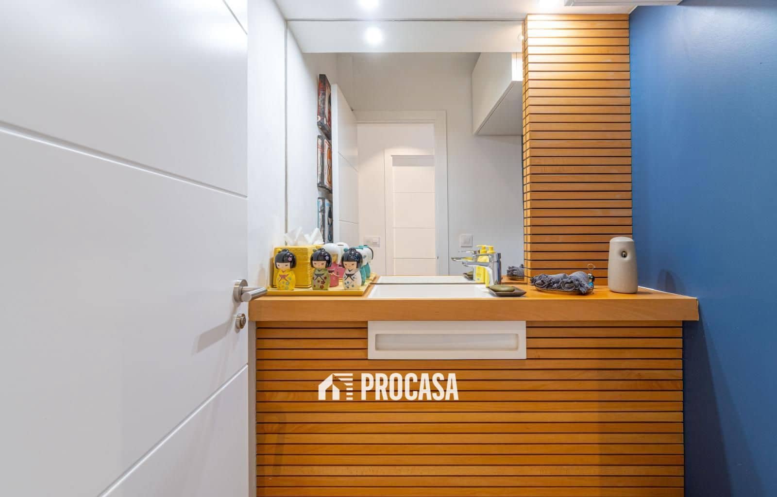 5 bedroom Villa for sale in Empuriabrava with pool garage - € 1,259,000 (Ref: 9412287)