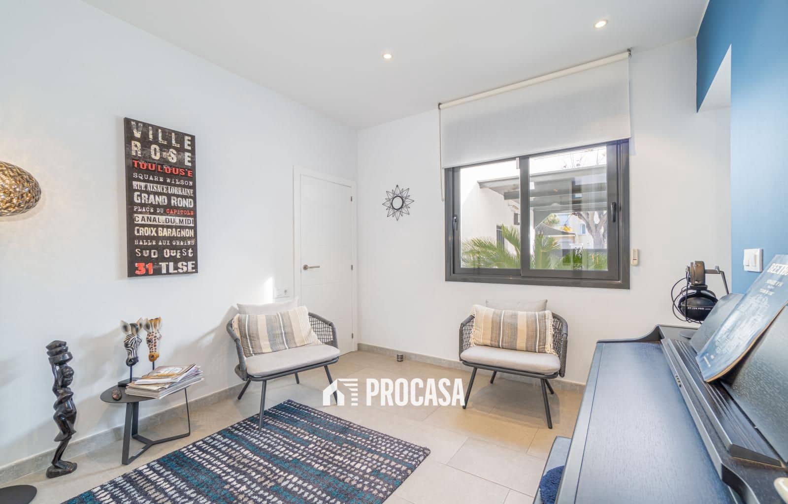 5 bedroom Villa for sale in Empuriabrava with pool garage - € 1,259,000 (Ref: 9412287)