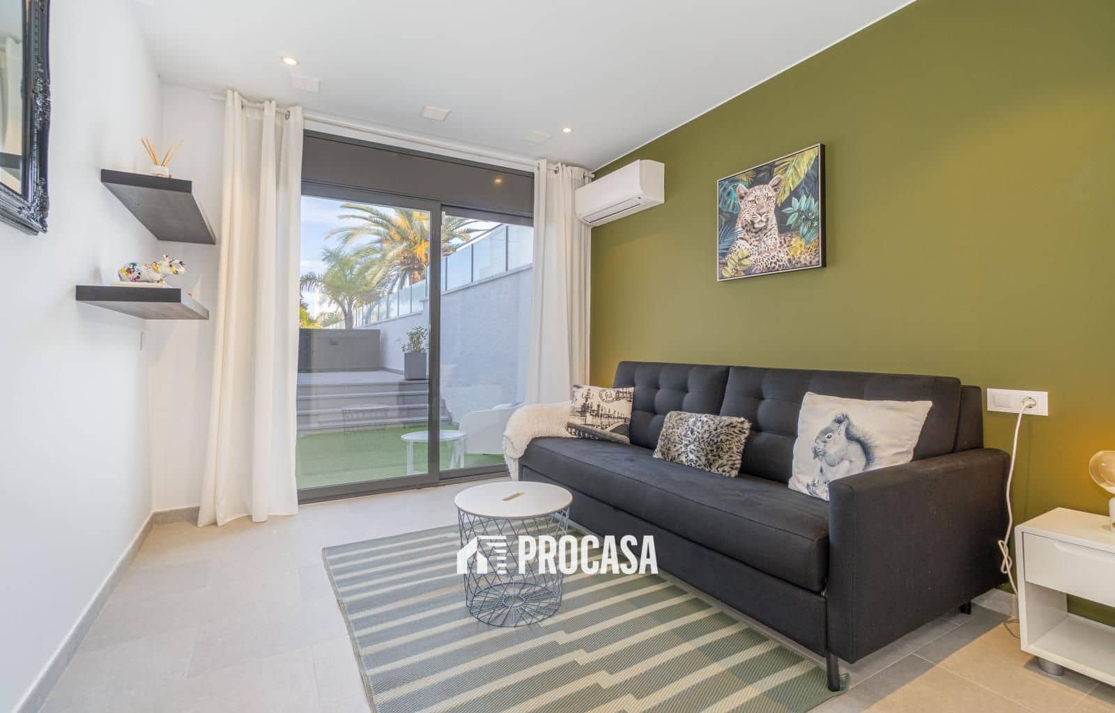 5 bedroom Villa for sale in Empuriabrava with pool garage - € 1,259,000 (Ref: 9412287)