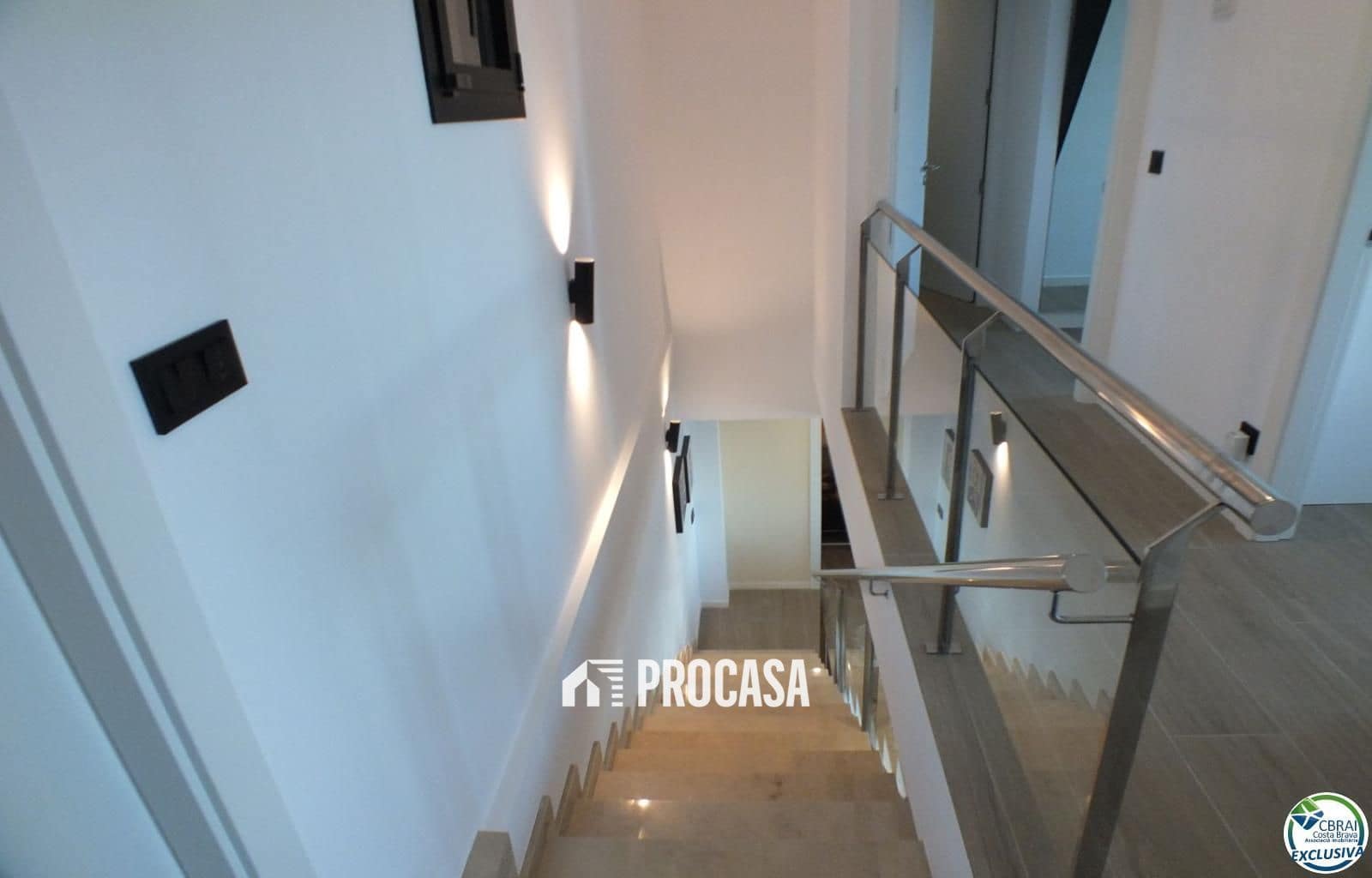 3 soverom Villa til salgs i Roses med svømmebasseng garasje - € 1 700 000 (Ref: 9420633)