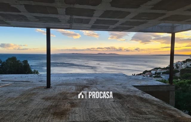 4 Zimmer Villa zu verkaufen in Roses mit Pool - 1.045.000 € (Ref: 9423984)