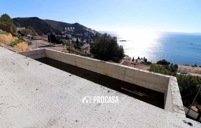 4 Zimmer Villa zu verkaufen in Roses mit Pool - 1.045.000 € (Ref: 9423984)