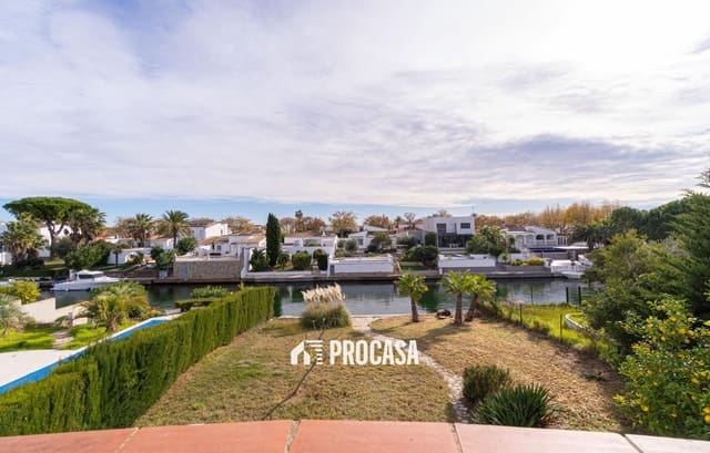 3 soveværelse Villa til salg i Empuriabrava, Castelló d'Empúries med garage - € 860.000 (Ref: 9425849)