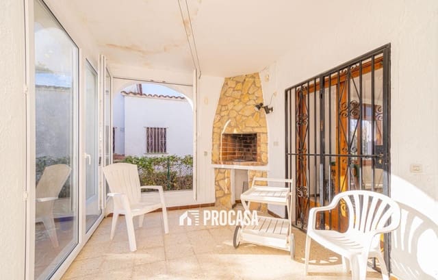 3 soveværelse Villa til salg i Empuriabrava, Castelló d'Empúries med garage - € 860.000 (Ref: 9425849)