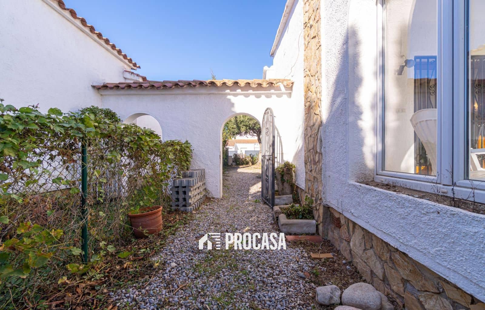 3 chambre Villa/Maison à vendre à Empuriabrava avec garage - 860 000 € (Ref: 9425849)