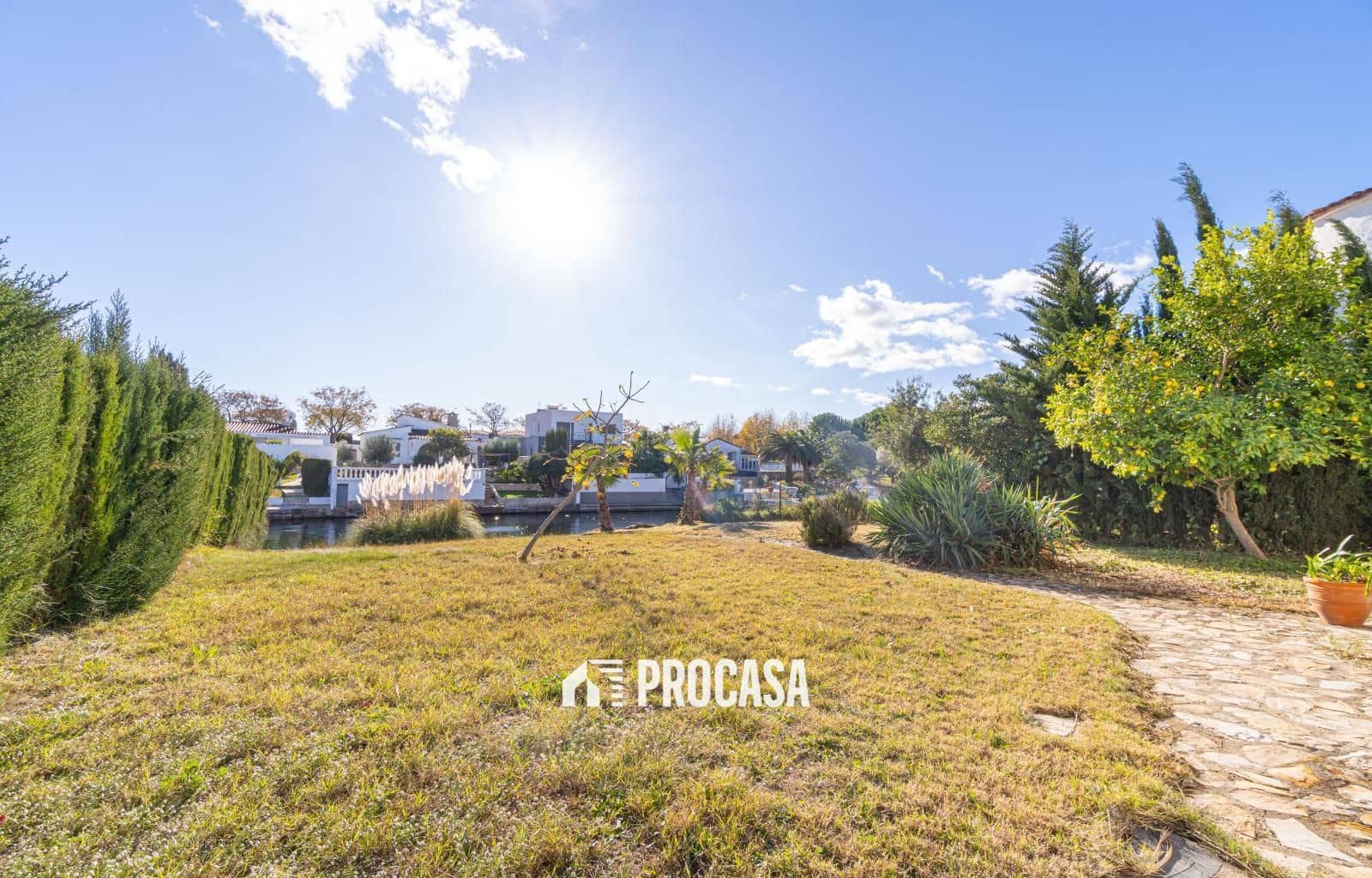 3 chambre Villa/Maison à vendre à Empuriabrava avec garage - 860 000 € (Ref: 9425849)