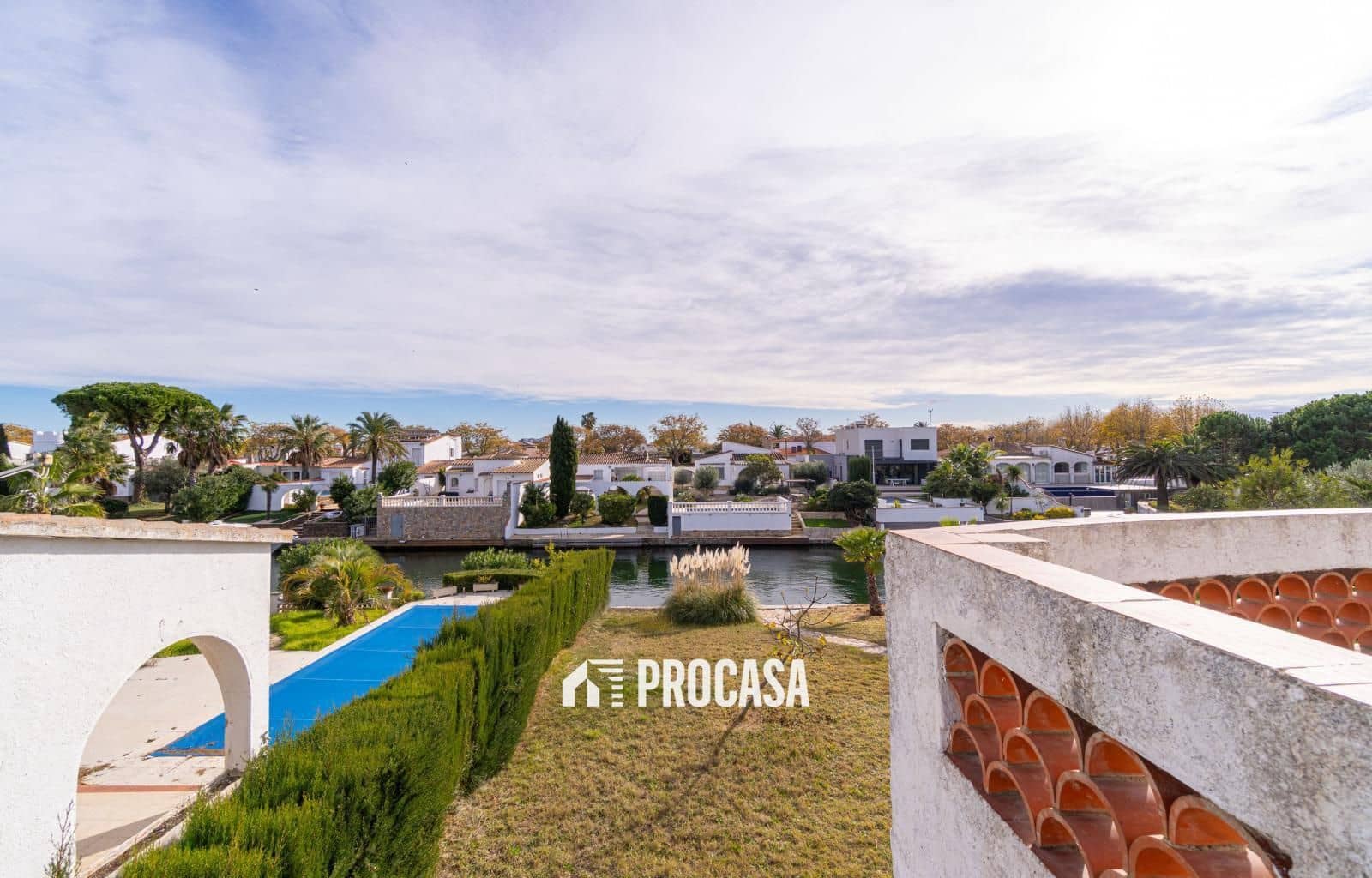 3 chambre Villa/Maison à vendre à Empuriabrava avec garage - 860 000 € (Ref: 9425849)