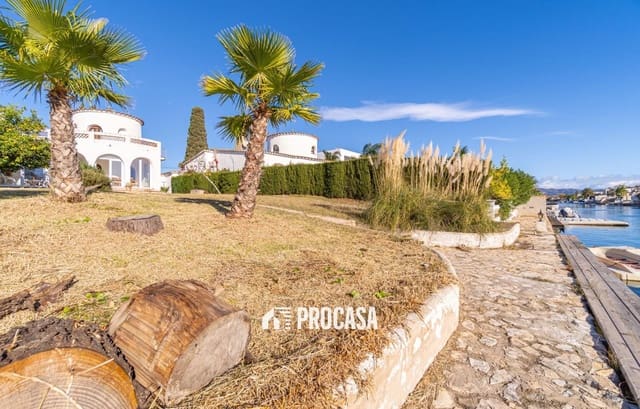 3 soveværelse Villa til salg i Empuriabrava, Castelló d'Empúries med garage - € 860.000 (Ref: 9425849)