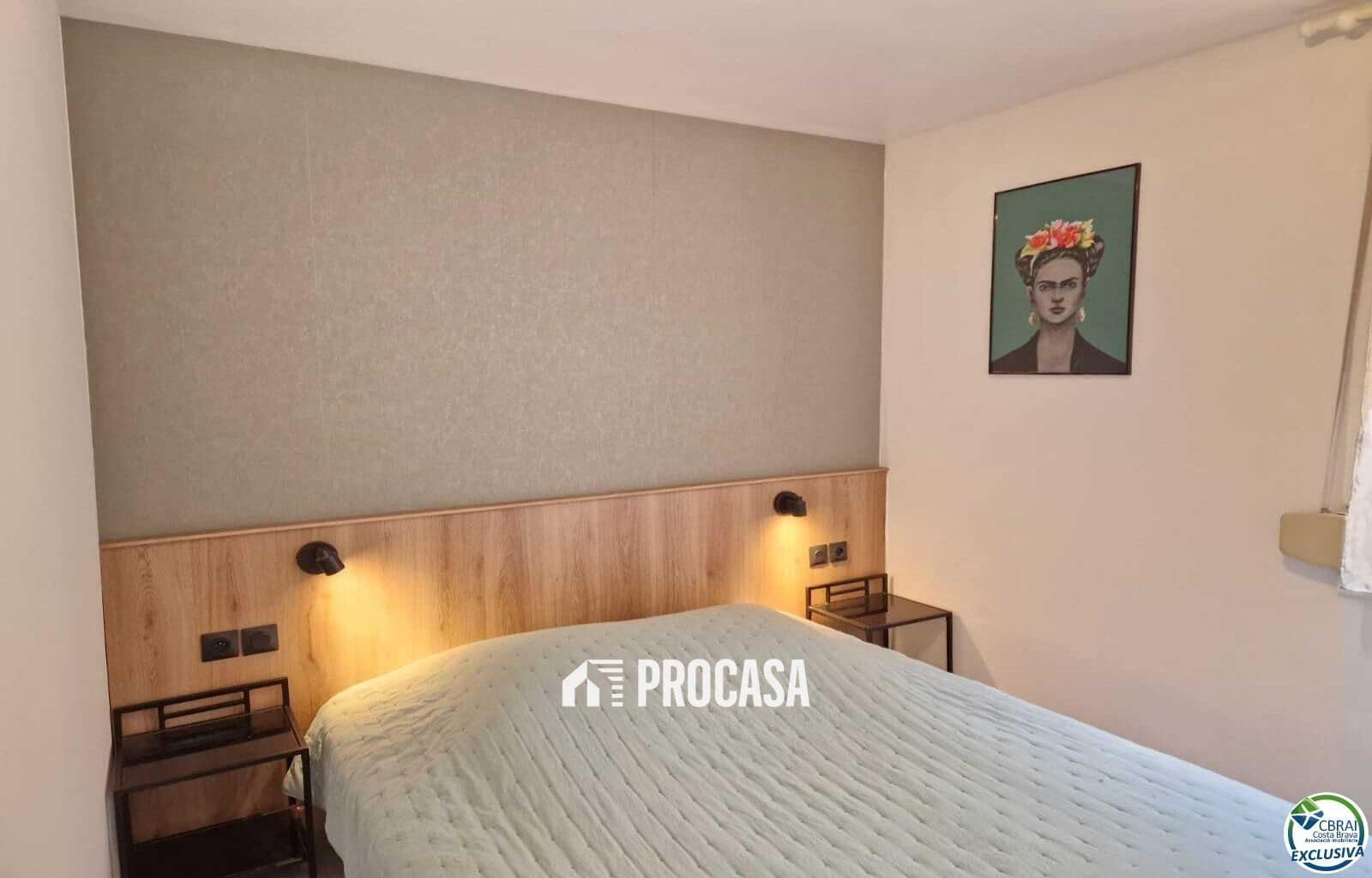 2 bedroom Flat for sale in Roses - € 225,000 (Ref: 9425850)