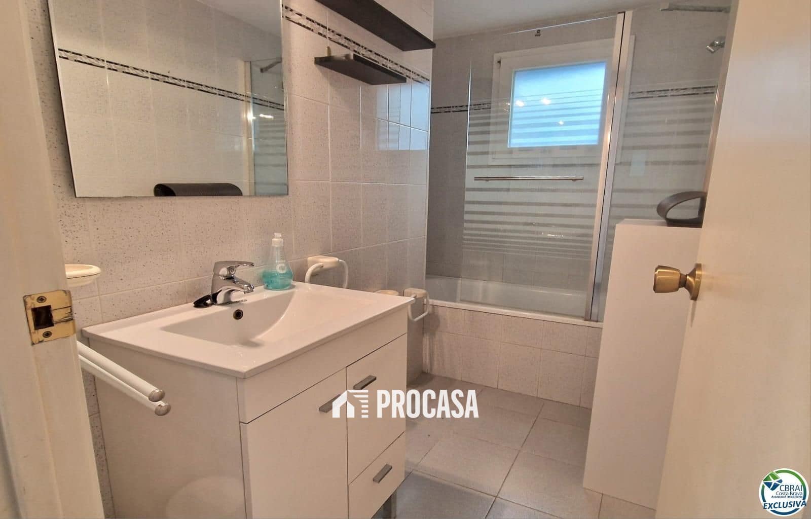 2 bedroom Flat for sale in Roses - € 225,000 (Ref: 9425850)