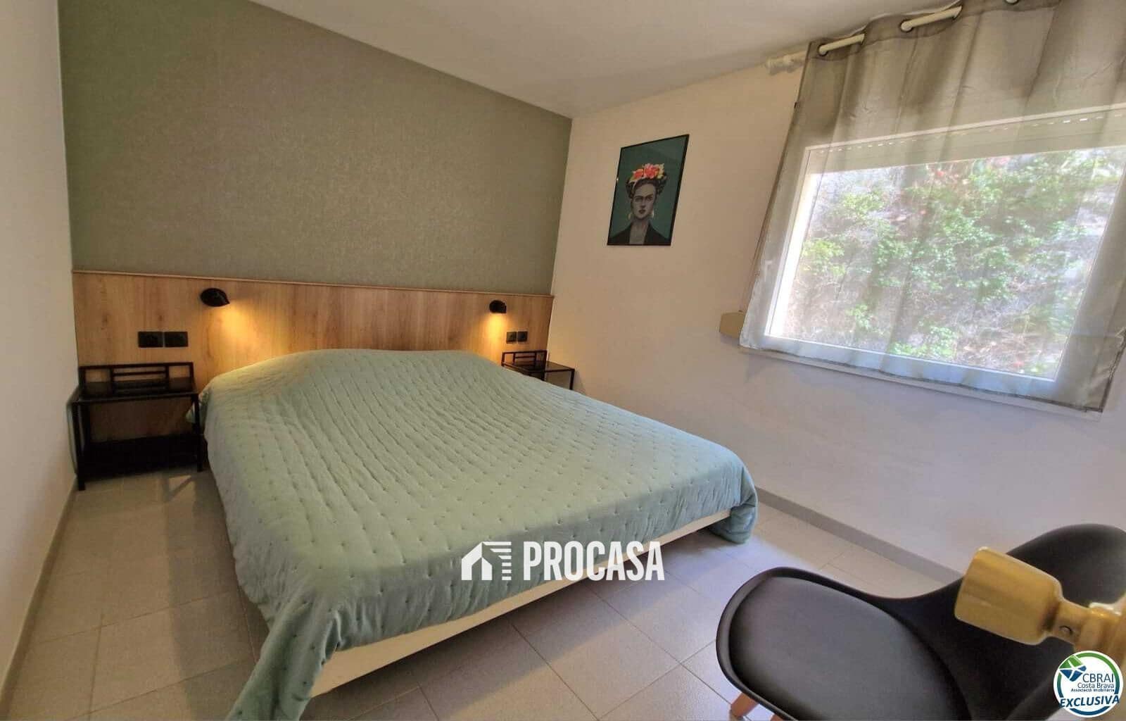 2 bedroom Flat for sale in Roses - € 225,000 (Ref: 9425850)