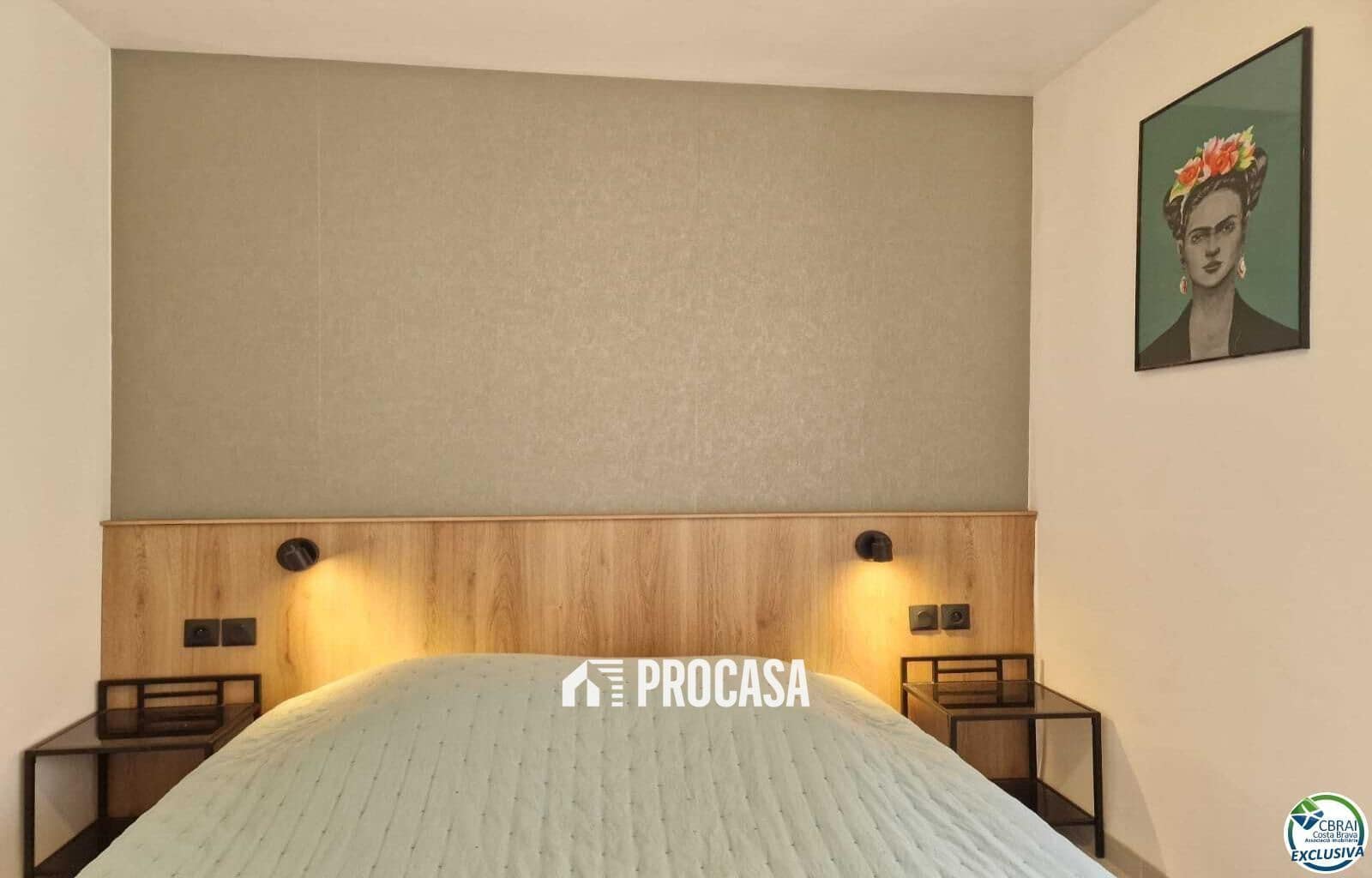 2 bedroom Flat for sale in Roses - € 225,000 (Ref: 9425850)