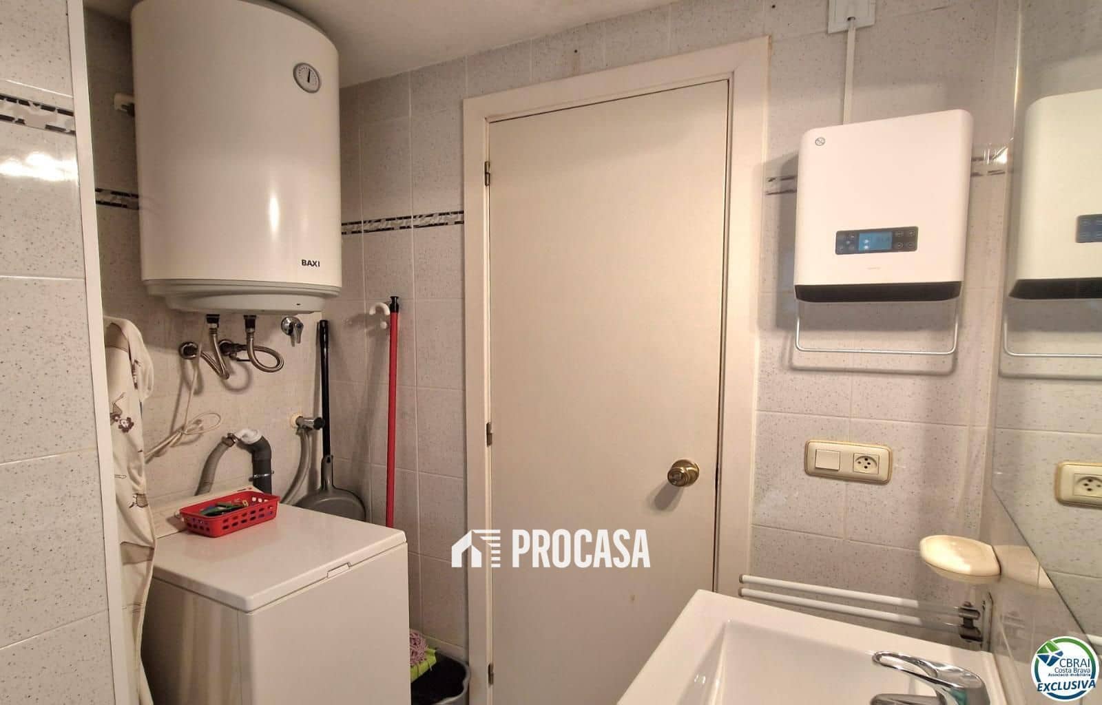 2 bedroom Flat for sale in Roses - € 225,000 (Ref: 9425850)