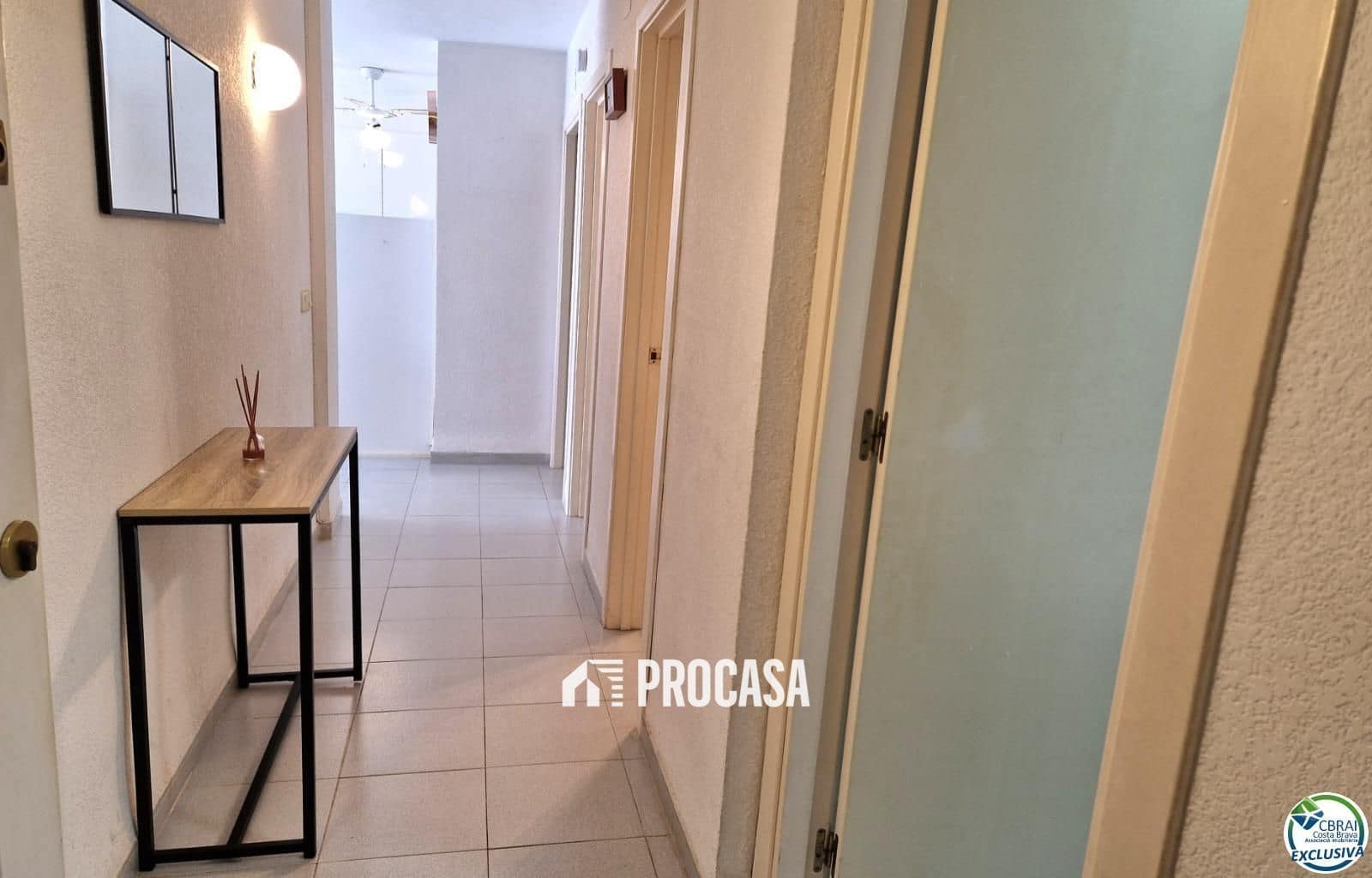 2 bedroom Flat for sale in Roses - € 225,000 (Ref: 9425850)