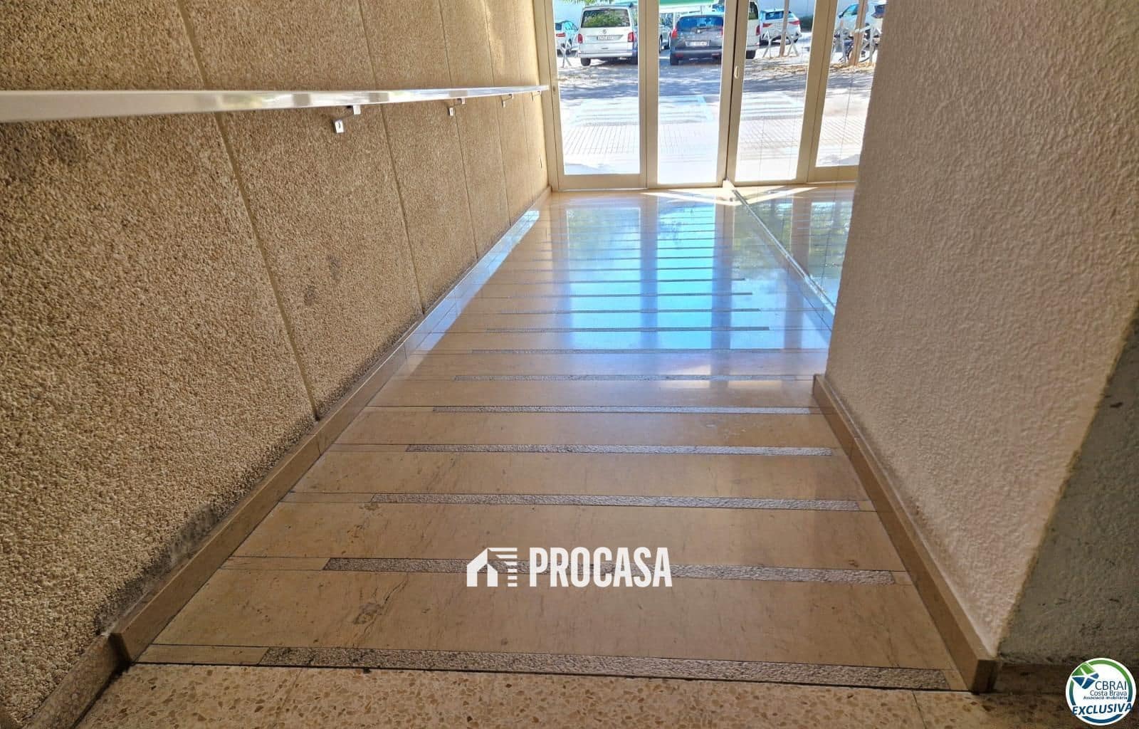 2 bedroom Flat for sale in Roses - € 225,000 (Ref: 9425850)