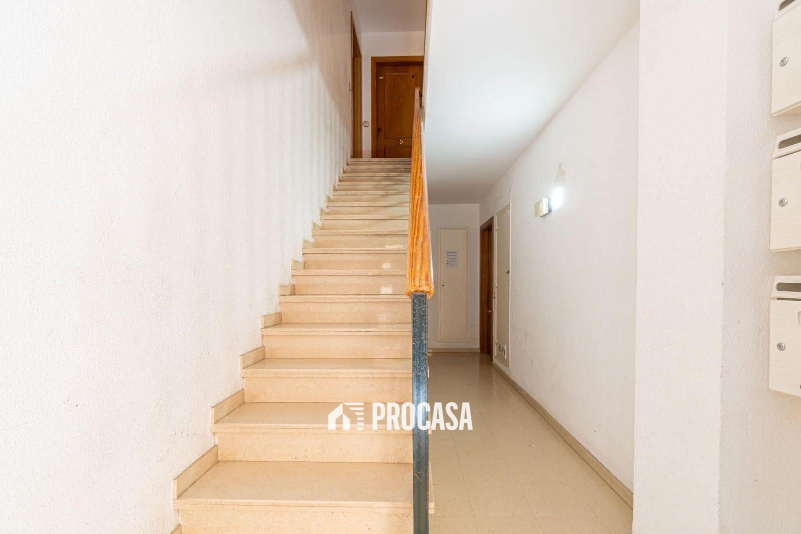 2 soveværelse Lejlighed til salg i Empuriabrava med swimmingpool - € 195.000 (Ref: 9428233)