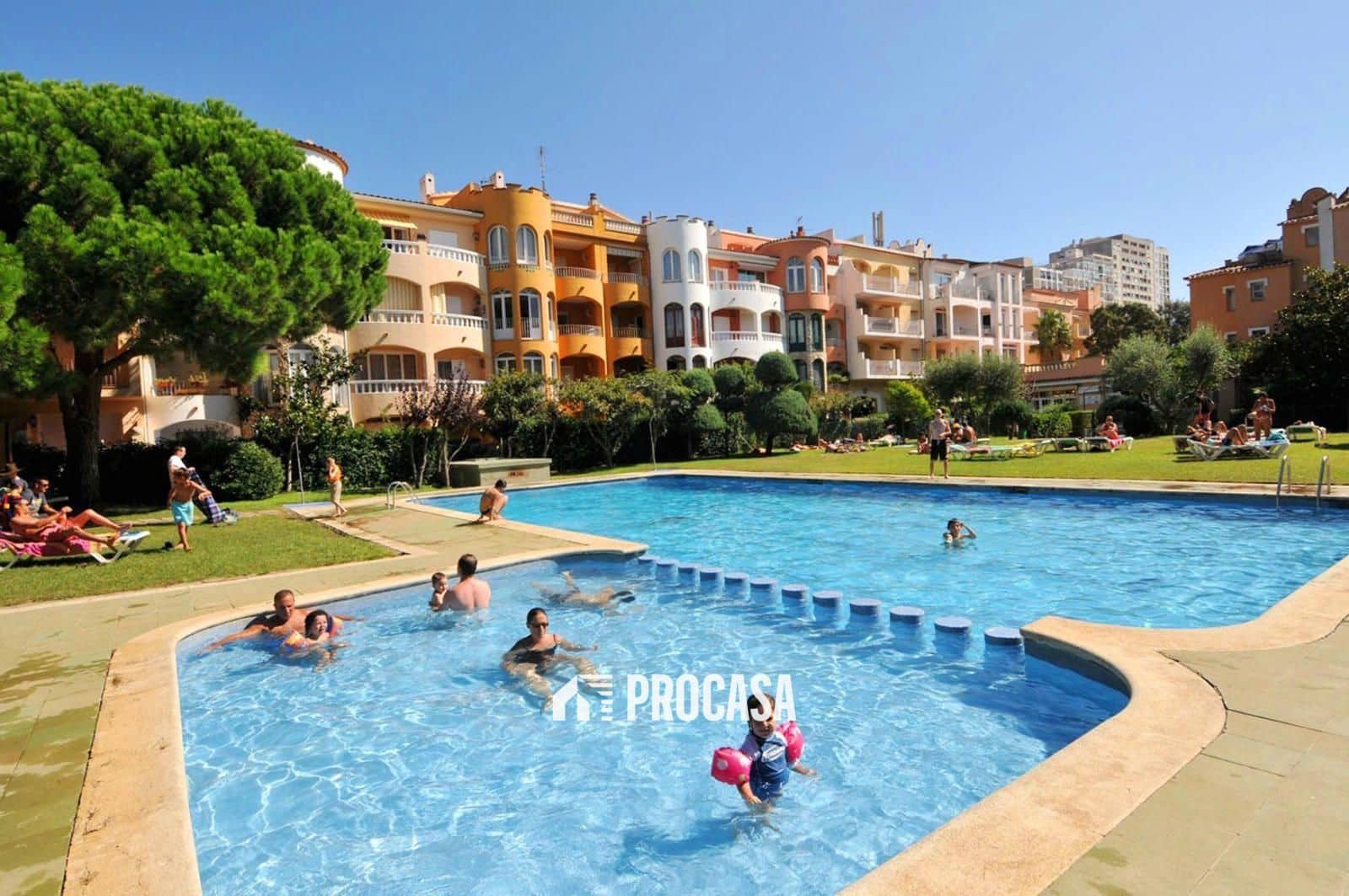 2 soveværelse Lejlighed til salg i Empuriabrava med swimmingpool - € 195.000 (Ref: 9428233)