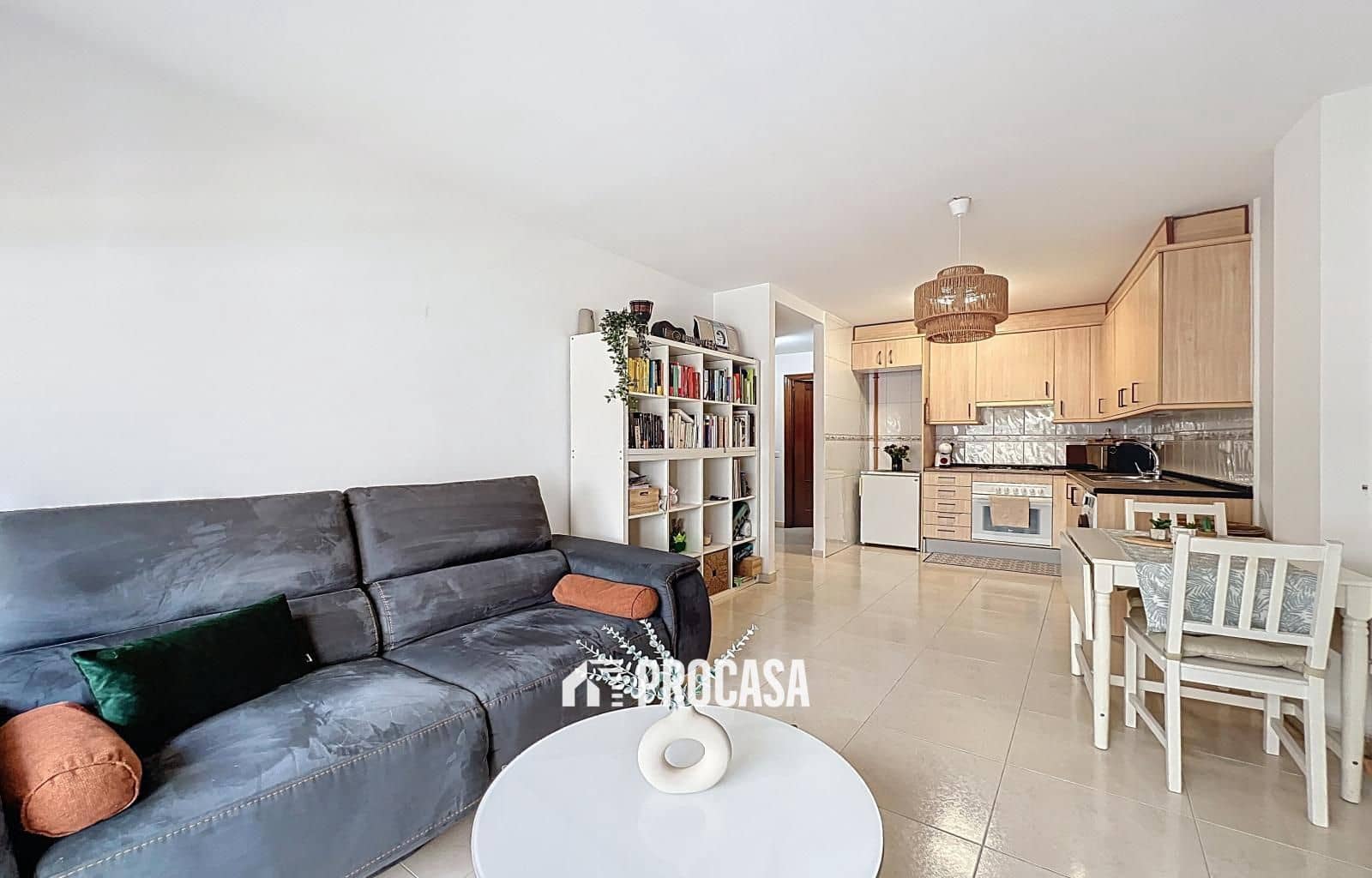 2 bedroom Flat for sale in Roses - € 185,000 (Ref: 9436007)