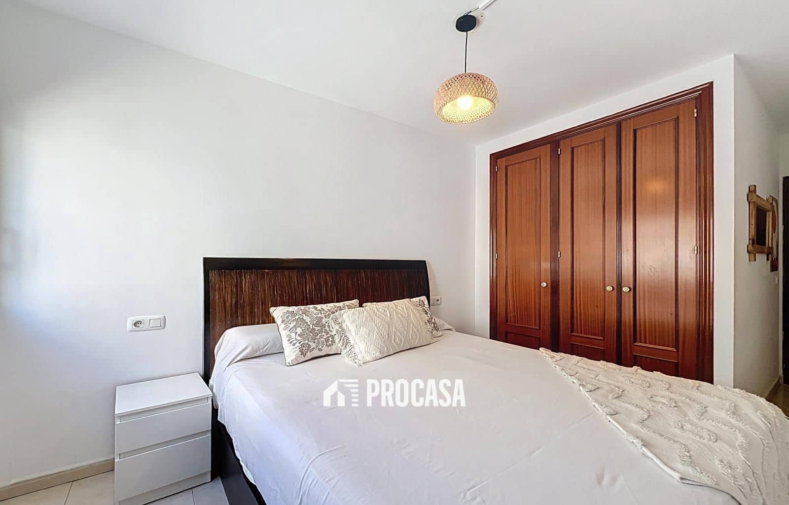 2 bedroom Flat for sale in Roses - € 185,000 (Ref: 9436007)