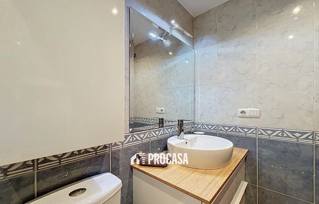 2 slaapkamer Flat te koop in Roses - € 185.000 (Ref: 9436007)