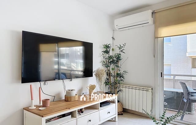 2 slaapkamer Flat te koop in Roses - € 185.000 (Ref: 9436007)