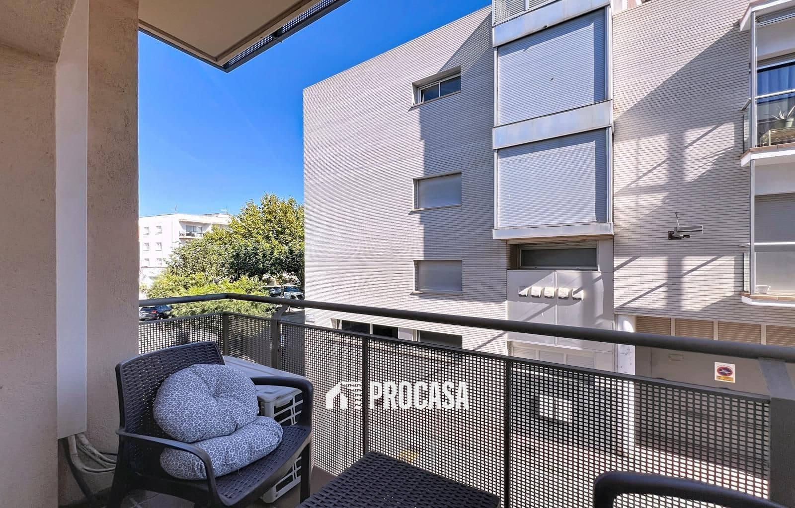 2 bedroom Flat for sale in Roses - € 185,000 (Ref: 9436007)