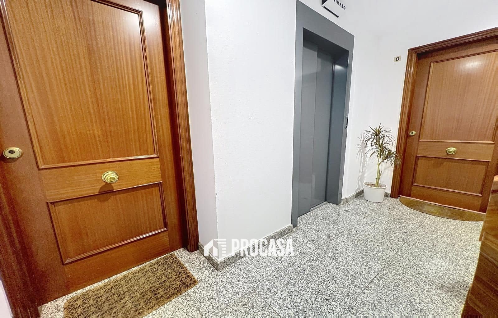 2 bedroom Flat for sale in Roses - € 185,000 (Ref: 9436007)