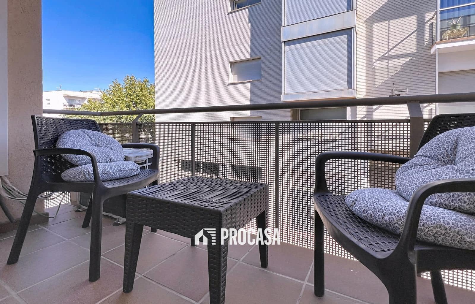 2 bedroom Flat for sale in Roses - € 185,000 (Ref: 9436007)