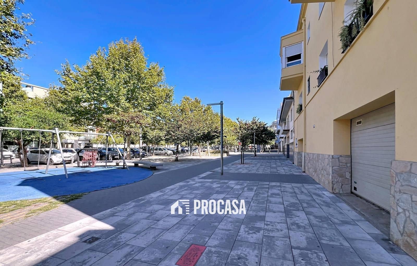 2 bedroom Flat for sale in Roses - € 185,000 (Ref: 9436007)