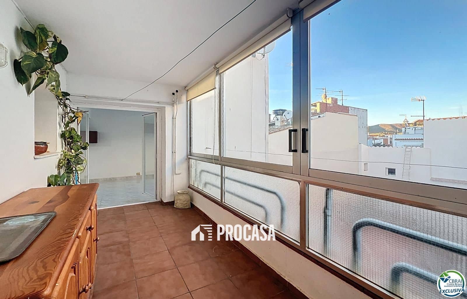 2 bedroom Flat for sale in Roses - € 185,000 (Ref: 9438139)