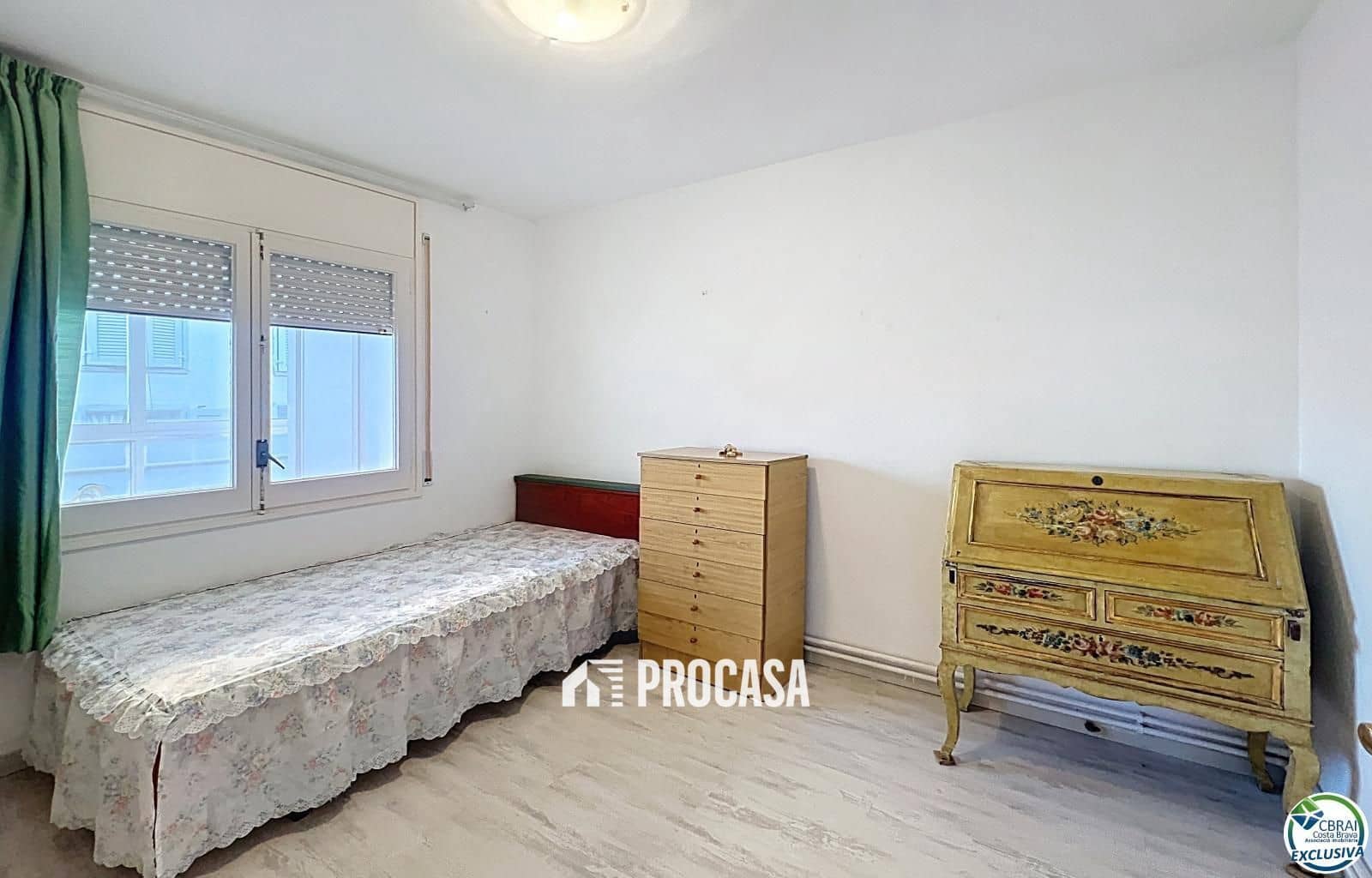 2 bedroom Flat for sale in Roses - € 185,000 (Ref: 9438139)